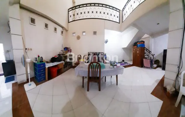 image RUMAH DELTA ASRI 2,5 LANTAI SIAP HUNI (1)