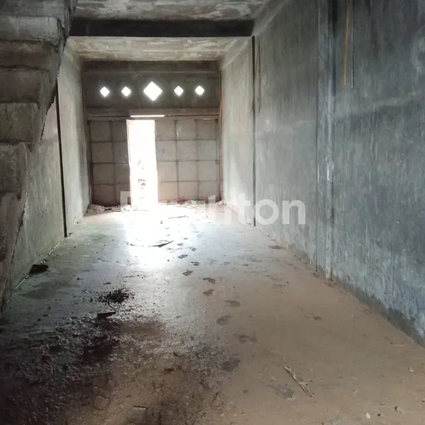 image RUKO STRATEGIS DI JLN KANTOR LURAH (3)