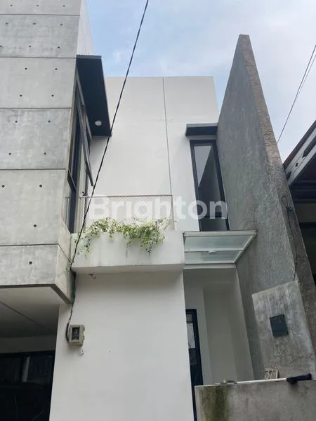 image RUMAH 2 LANTAI STRATEGIS DI BINTARO, SHM (1)