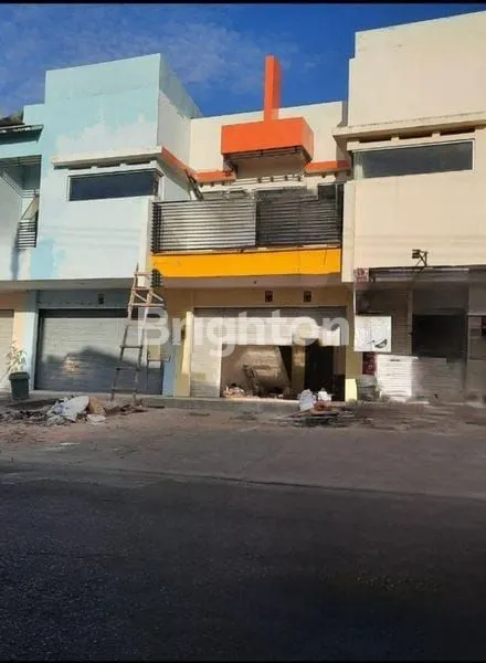 image RUKO COCOK UNTUK DI GUNAKAN INVESTASI DENGAN LOKASI STRATEGIS DI CITRALAND SELANGKAH KE JLLB SURABAYA (1)