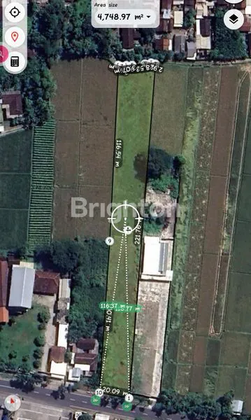 TANAH LUAS DI BANYAKAN LEBAR DEPAN 20 METER