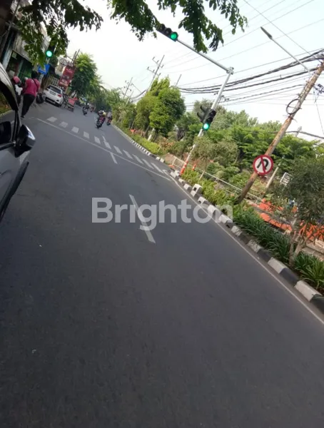 image RUKO 2 1/2 LANTAI KENJERAN LANGSUNG HADAP JALAN RAYA (5)