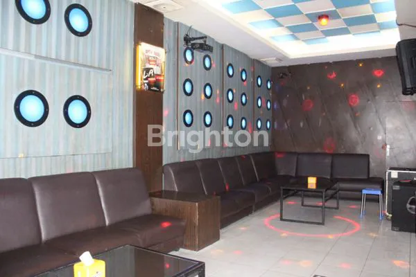 image HOTEL, CLUB & KARAOKE (6)