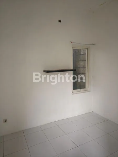 image RUMAH MUNGIL DENGAN PENCAHAYAAN TERANG SIAP HUNI (5)