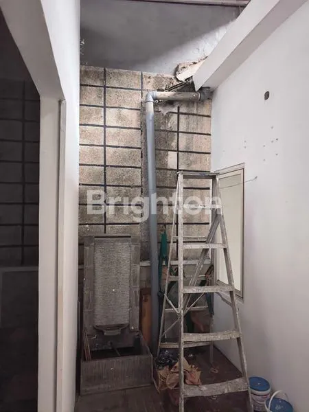 image RUMAH MUNGIL DENGAN PENCAHAYAAN TERANG SIAP HUNI (8)