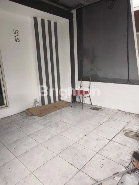 image RUMAH MUNGIL DENGAN PENCAHAYAAN TERANG SIAP HUNI (2)