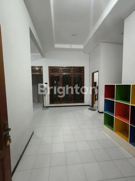 image RUMAH MUNGIL SEMI FURNISH LOKASI STRATEGIS (5)