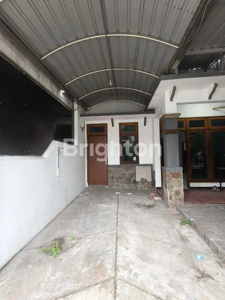 image RUMAH MUNGIL SEMI FURNISH LOKASI STRATEGIS (3)