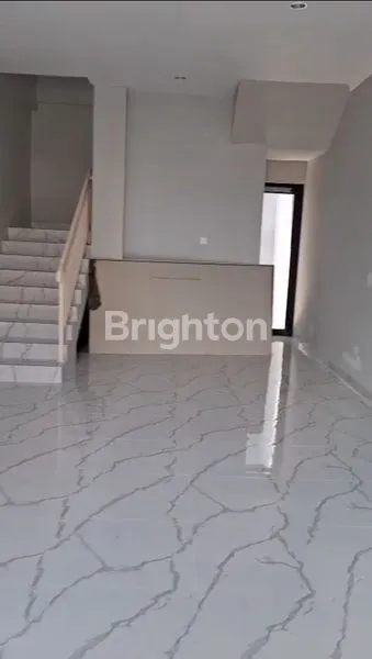 image RUKO 2 LANTAI DI PINGGIR JALAN RAYA DI BUANA KUBU TEGAL HARUM DENPASAR BARAT. LOKASI SANGAT STRATEGIS DENGAN TRAFFIC PADAT SEHINGGA SANGAT COCOK UNTUK BERBAGAI USAHA ATAUPUN SEBAGAI KANTOR (3)