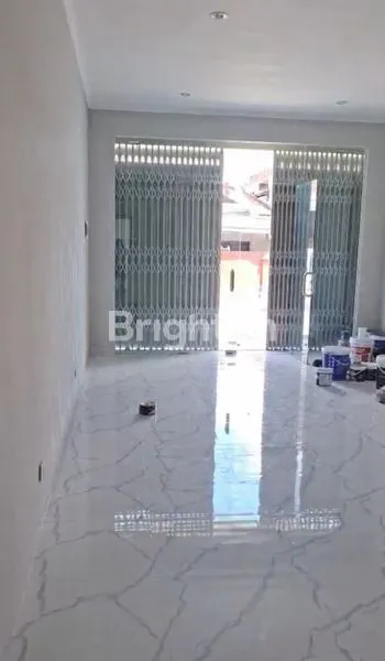 image RUKO 2 LANTAI DI PINGGIR JALAN RAYA DI BUANA KUBU TEGAL HARUM DENPASAR BARAT. LOKASI SANGAT STRATEGIS DENGAN TRAFFIC PADAT SEHINGGA SANGAT COCOK UNTUK BERBAGAI USAHA ATAUPUN SEBAGAI KANTOR (2)