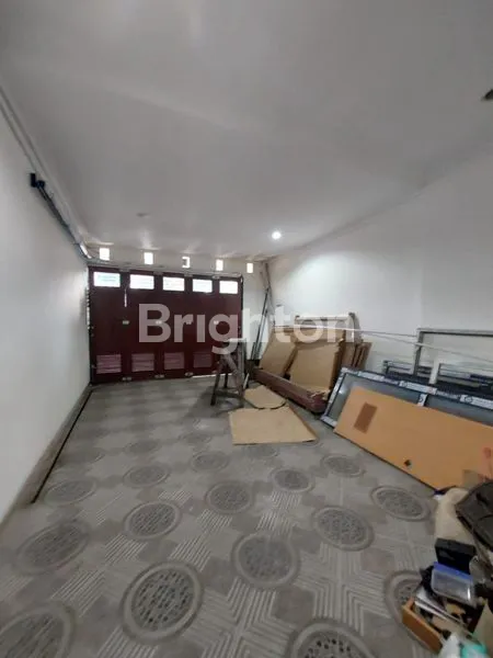 image RUMAH 2 LANTAI SIAP HUNI KEMANGGISAN ILIR JAKARTA BARAT DEKAT KAMPUS (8)