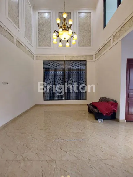 image RUMAH 2 LANTAI SIAP HUNI KEMANGGISAN ILIR JAKARTA BARAT DEKAT KAMPUS (2)