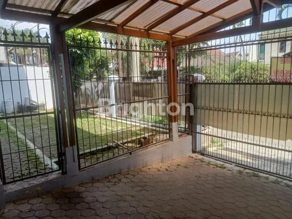 image RUMAH MEWAH 2 LANTAI DI TUBAGUS ISMAIL - AREA PREMIUM DAGO (4)