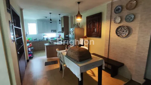 image RUMAH MEWAH 2 LANTAI DI TAMAN UBUD INDAH, LIPPO KARAWACI (3)