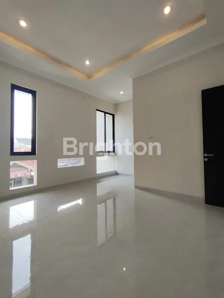 image RUMAH BARU GRESS 1M-AN AREA KLAMPIS, SURABAYA TIMUR (7)