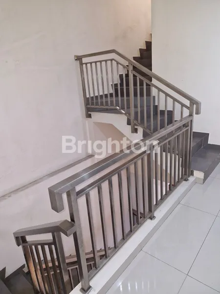 image RUMAH KEBON RAYA DURI KEPA 2½ LANTAI JAKARTA BARAT (3)