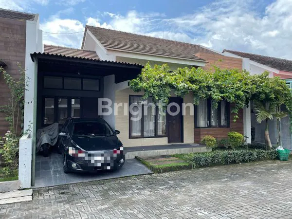 image RUMAH CLUSTER 1 LANTAI FURNISHED SIAP HUNI SOLO BARU (1)