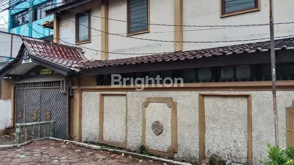 RUMAH KOS DIJUAL DI PINGGIR JALAN BESAR