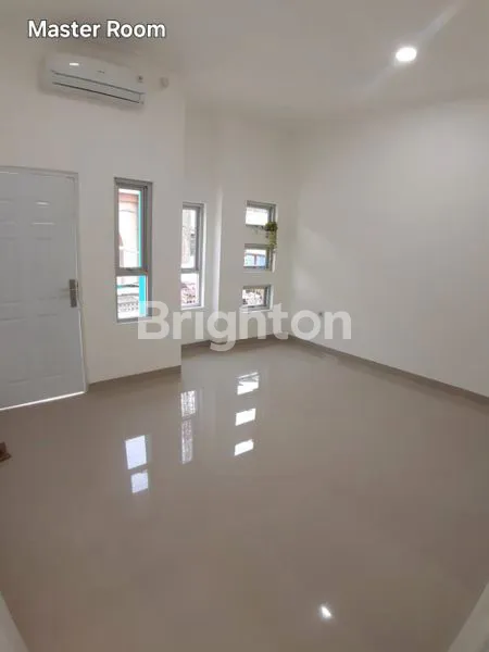 image RUMAH 3LANTAI STRATEGIS  ROW JALAN 2 MOBIL DI KARTINI  (8)