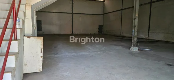 image GUDANG SIAP PAKAI DI MENGHADAP JALAN UTAMA DI BATU AMPAR (3)