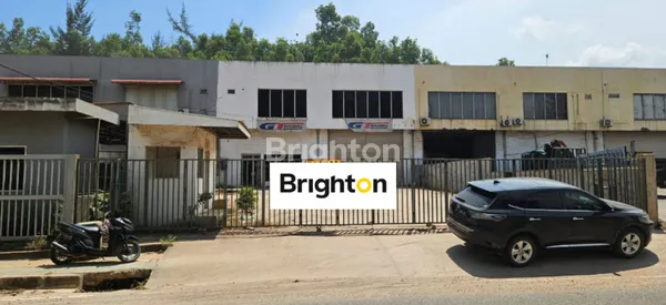 image GUDANG SIAP PAKAI DI MENGHADAP JALAN UTAMA DI BATU AMPAR (5)