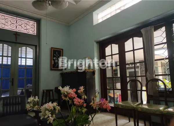 image RUMAH JL PANGLIMA SUDIRMAN SURABAYA (2)