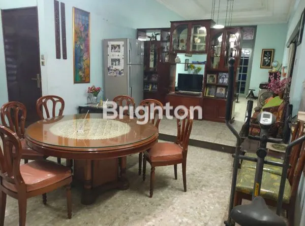 image RUMAH JL PANGLIMA SUDIRMAN SURABAYA (5)