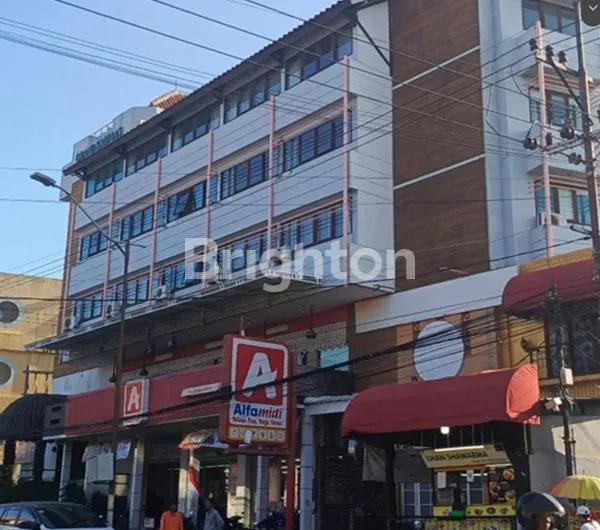 image HOTEL 6 LANTAI DAERAH AMPEL SURABAYA (1)