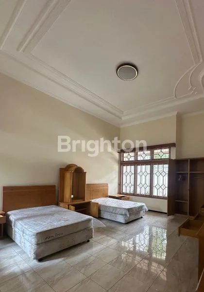 image RUMAH CANTIK TERAWAT DI TENGAH KOTA (5)