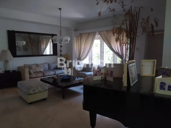 image RUMAH TRUNOJOYO, DIPONEGORO, OPAK, 2 LANTAI, HADAP TIMUR, NEGO (2)