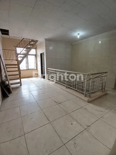 image RUKO 3 LANTAI STRATEGIS DI JALAN UTAMA TEUKU UMAR, DENPASAR SELATAN - PELUANG BISNIS EMAS! (3)