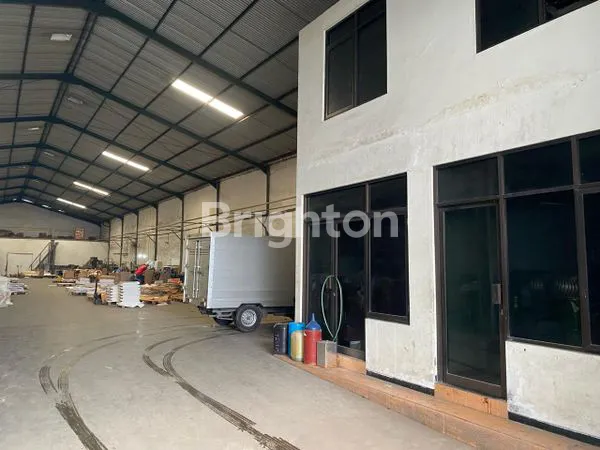 image MARGOMULYO PERMAI AKSES KONTAINER 20FEET (4)