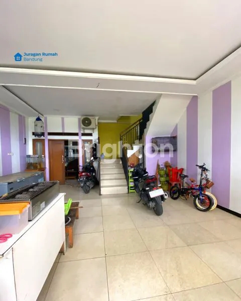 image RUMAH DESIGN MODERN DEKAT SUMMARECON (7)