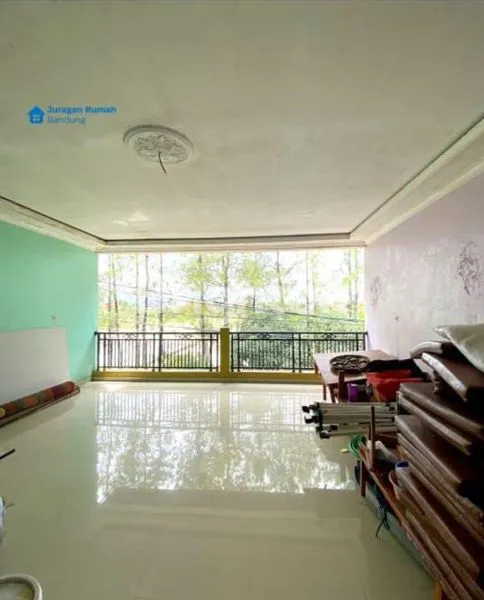 image RUMAH DESIGN MODERN DEKAT SUMMARECON (1)