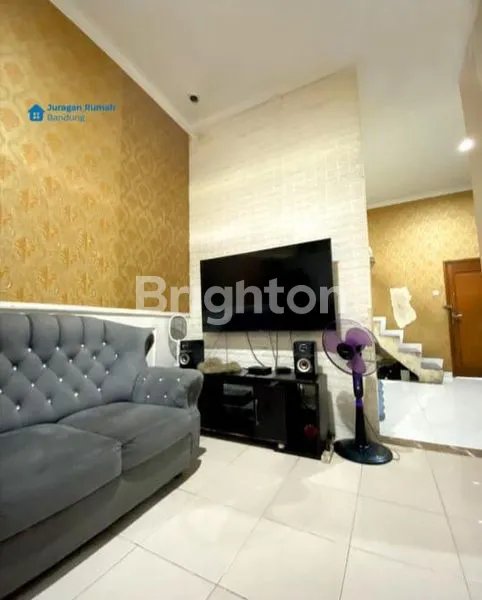 image RUMAH DESIGN MODERN DEKAT SUMMARECON (2)