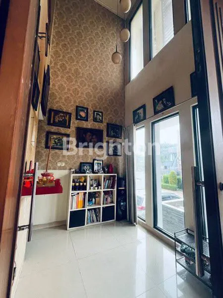 image DI JUAL CEPAT DIBAWAH HARGA PASARAN, HITUNG TANAH SAJA RUMAH 3 LANTAI DI HOOK DAN TAMAN YG LUAS DI BINTARO SEKTOR 7 (8)