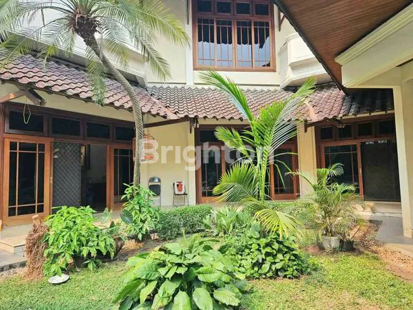 image DI JUAL RUMAH KLASIK DIKAWASAN ELITE KUNINGAN JAKARTA SELATAN (3)