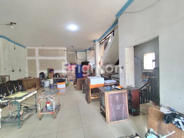image RUKO 2 LANTAI SEHARGA  APPRAISAL CARPORT 2 MOBIL LUAS DAN TENANG BISA UNTUK RUMAH PRODUKSI ATAU KOST JELAMBAR (1)