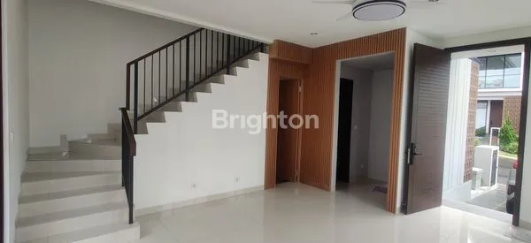 image RUMAH BARU MEWAH EXCLUSIVE LOKASI HOOK YANG NYAMAN SIAP HUNI (4)