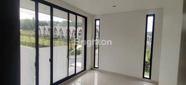 image RUMAH BARU MEWAH EXCLUSIVE LOKASI HOOK YANG NYAMAN SIAP HUNI (5)