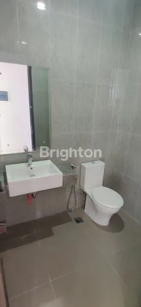 image RUMAH BARU MEWAH EXCLUSIVE LOKASI HOOK YANG NYAMAN SIAP HUNI (7)