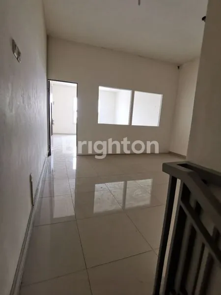 image RUKO 3 LANTAI DI PANDEAN LAMPER. LOKASI STRATEGIS, PINGGIR JALAN RAYA (4)