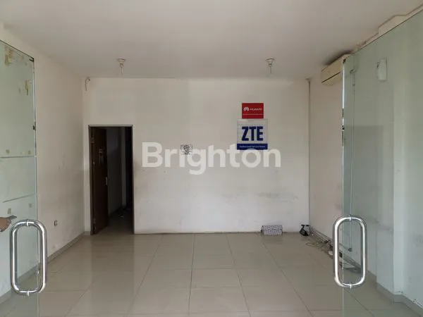 image RUKO 3 LANTAI DI PANDEAN LAMPER. LOKASI STRATEGIS, PINGGIR JALAN RAYA (2)