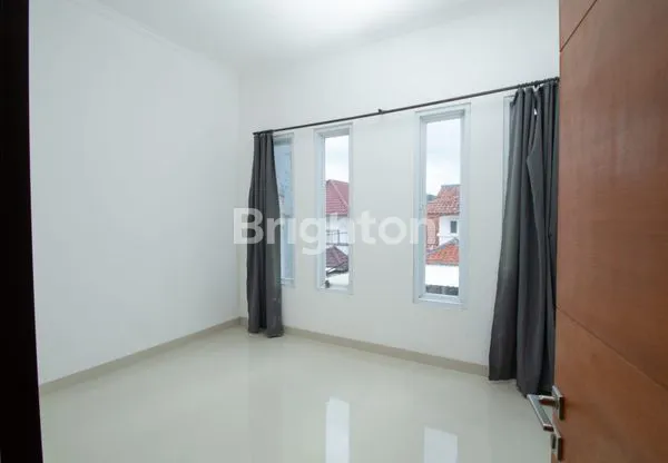 image RUMAH SIAP HUNI TAMAN PERMATA - LIPPO KARAWACI TANGERANG (7)