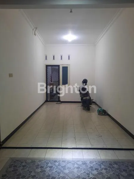 image RUMAH 1 LANTAI DI BENDUL MERISI SELATAN (5)