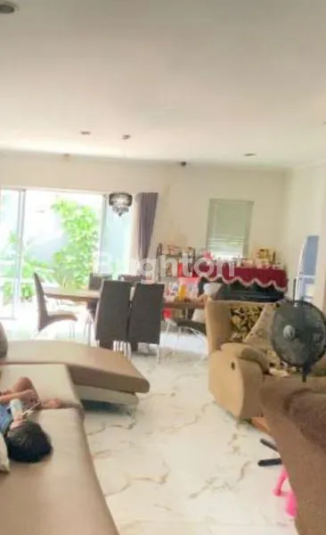 image RUMAH MEWAH SEMI FURNISH BSD CITY (3)