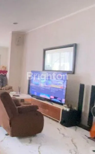 image RUMAH MEWAH SEMI FURNISH BSD CITY (4)