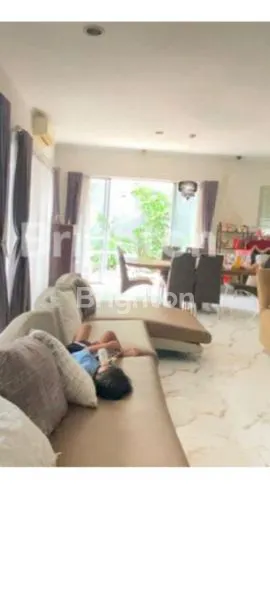 image RUMAH MEWAH SEMI FURNISH BSD CITY (6)