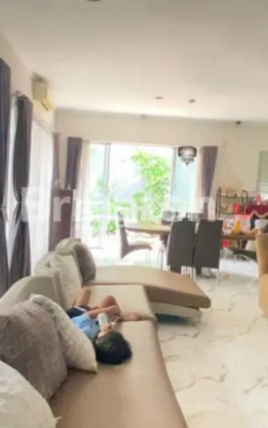 image RUMAH MEWAH SEMI FURNISH BSD CITY (7)