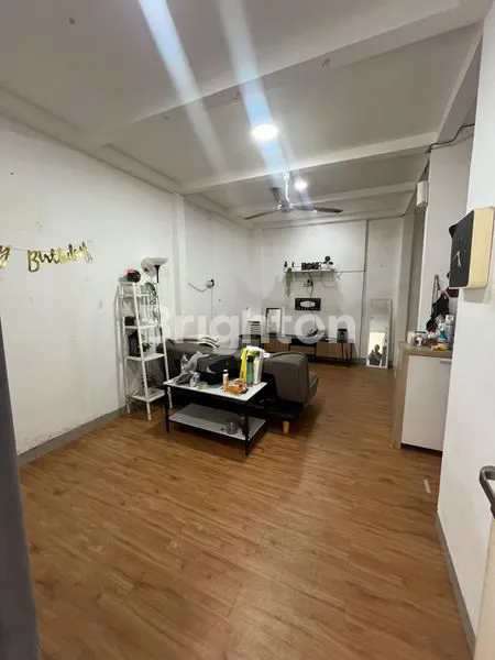 image HUNIAN NYAMAN SEMI FURNISHED 2 LANTAI, SIAP HUNI DI BEKASI (5)